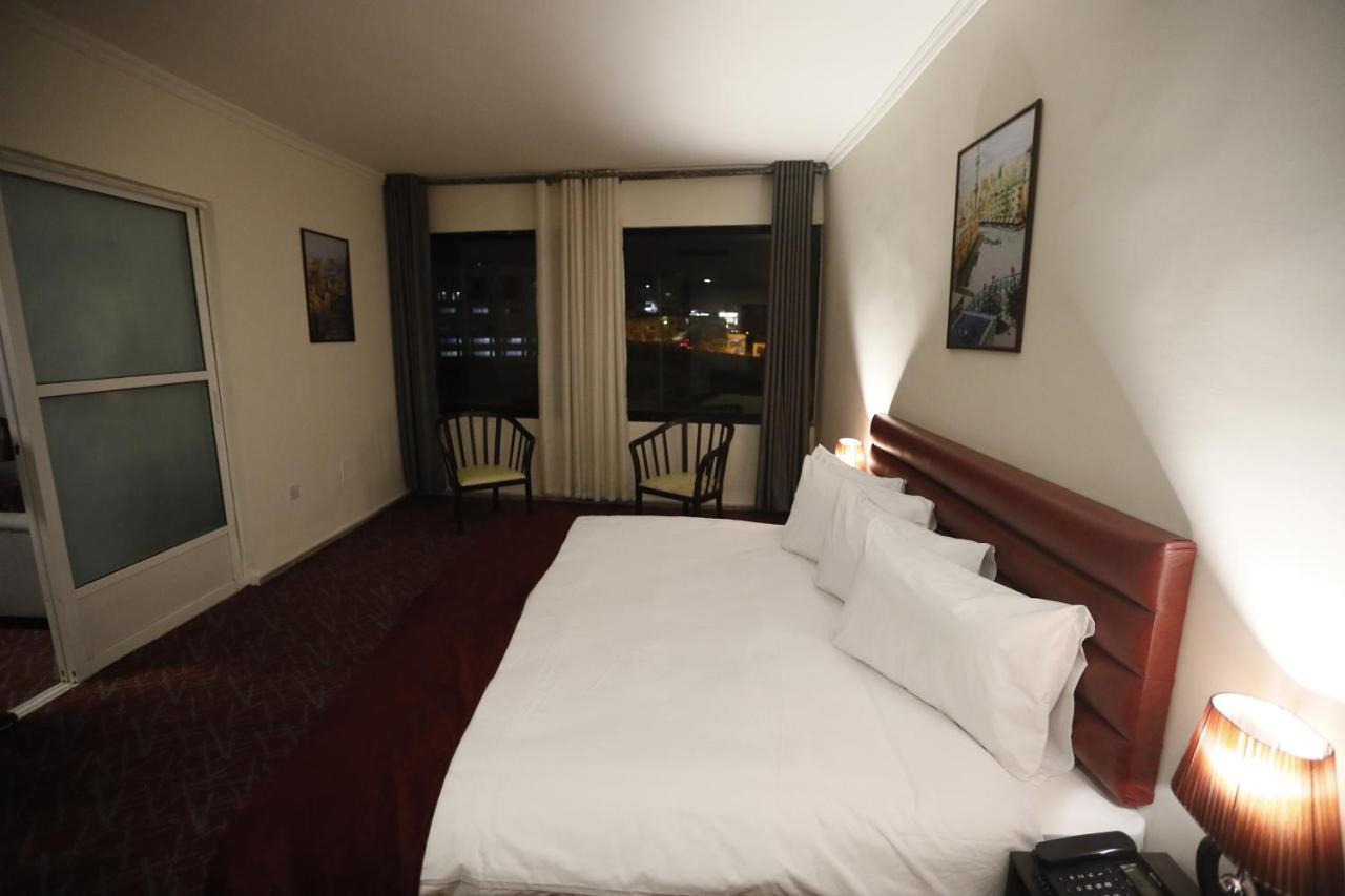 The Signature Hotel Ammán Kültér fotó