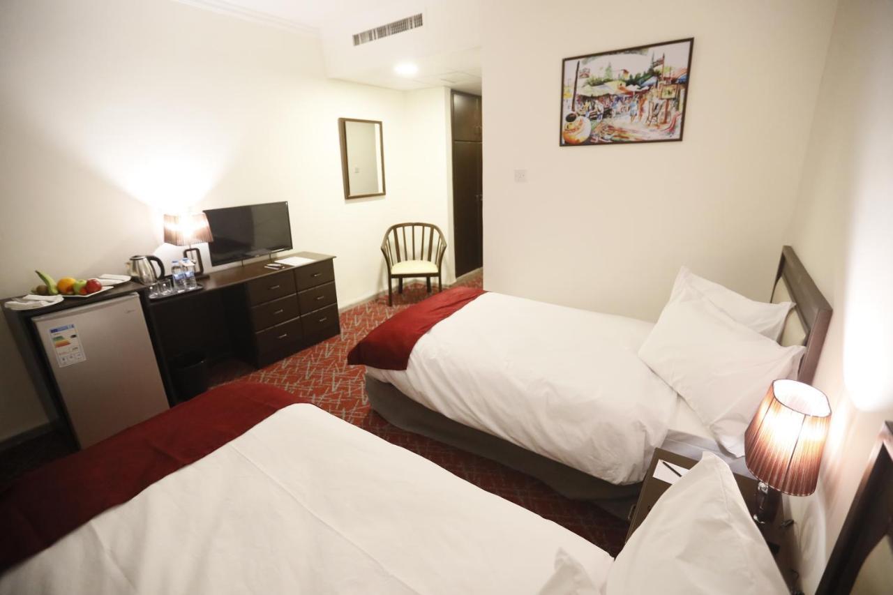 The Signature Hotel Ammán Kültér fotó