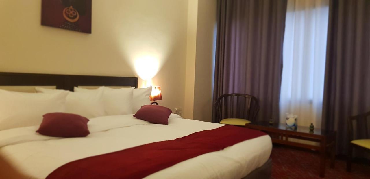 The Signature Hotel Ammán Kültér fotó